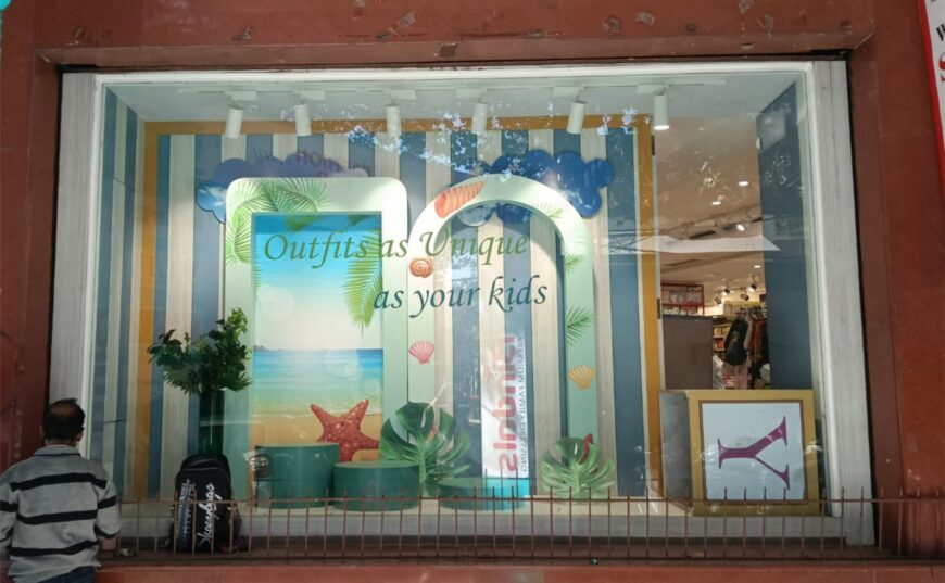 Window Display Props & Fixtures